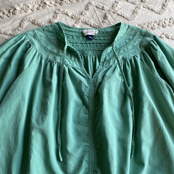 Universal Thread women’s green shirt - Picture 9 of 9
